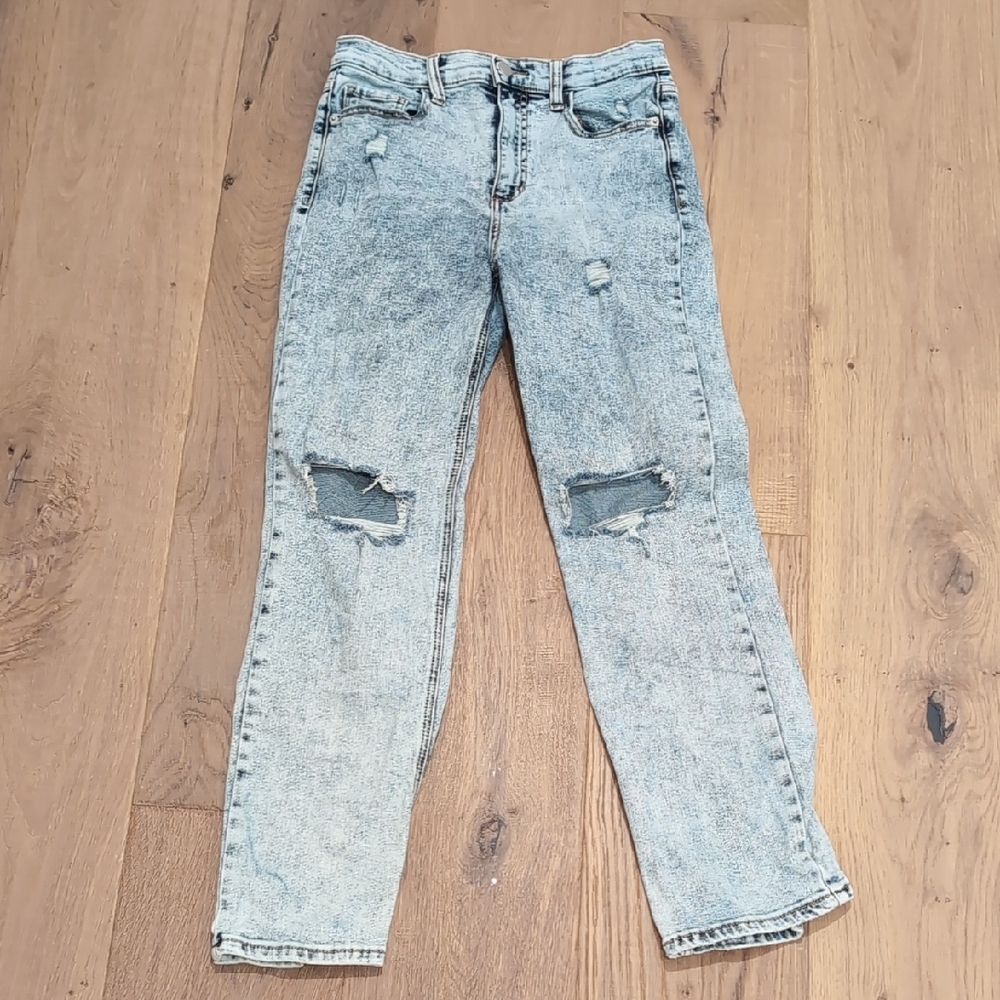 Altar'd State, 26, Distressed Light Wash Jeans